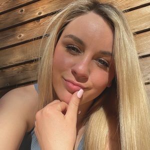 Meet your Posher, Madeline